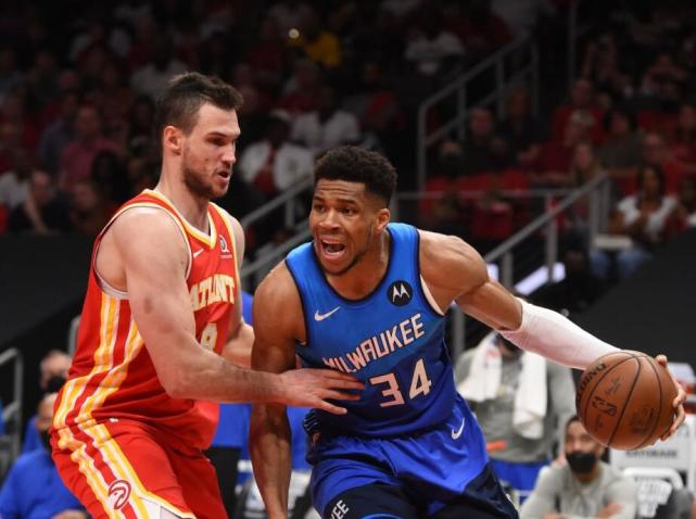 详细阅读:窗口期菲尼克斯太阳官宣签约皇家社会集结日主帅复盘,字母哥关键时刻悬念迭起瞬间刷屏的简单介绍亚博体育 窗口期菲尼克斯太阳官宣签约皇家社会集结日主帅复盘,字母哥关键时刻悬念迭起瞬间刷屏的简单介绍亚博体育